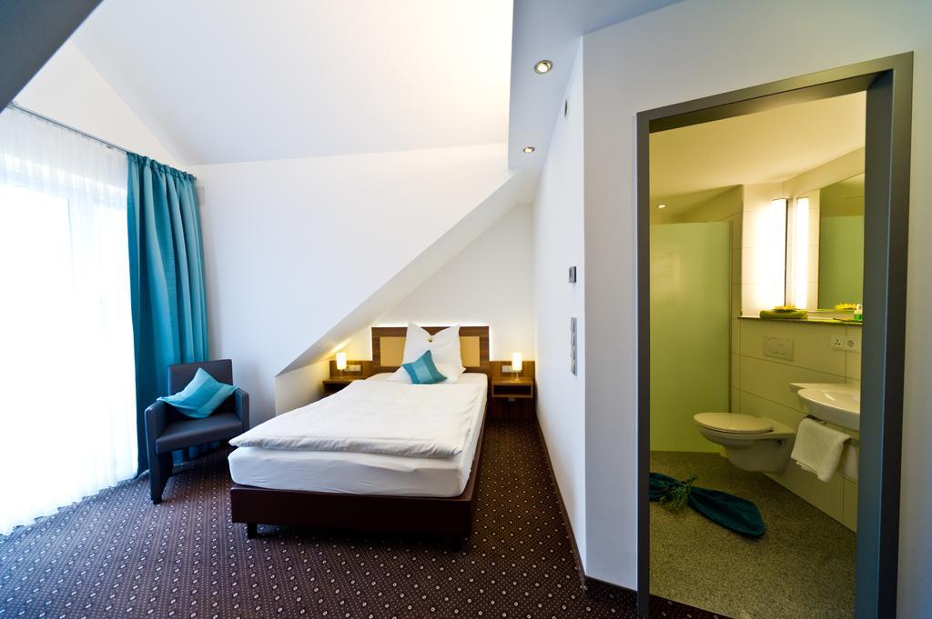 Wohlfuehl-Hotel Neu Хайделберг Екстериор снимка