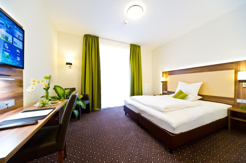 Wohlfuehl-Hotel Neu Хайделберг Екстериор снимка
